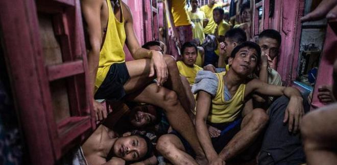 逃离黑暗监狱(成功逃脱黑暗监狱的关键步骤及技巧)-第1张图片-游技攻略库 逃离黑暗监狱(成功逃脱黑暗监狱的关键步骤及技巧)-第1张图片-游技攻略库