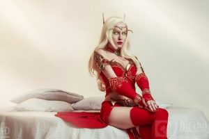 炉石传说肤白貌美大长腿 俄罗斯小姐姐COS秀